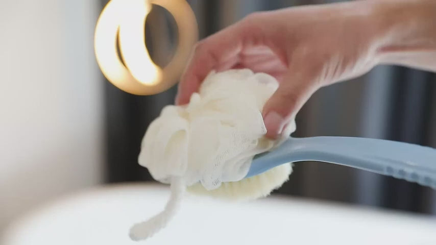 Load video: 🛁 Refresh Your Skin the Right Way!Experience the ultimate clean with this Double-Sided Bath Brush – soft, gentle, and stress-relieving 🌸Feel the spa at home! 💦